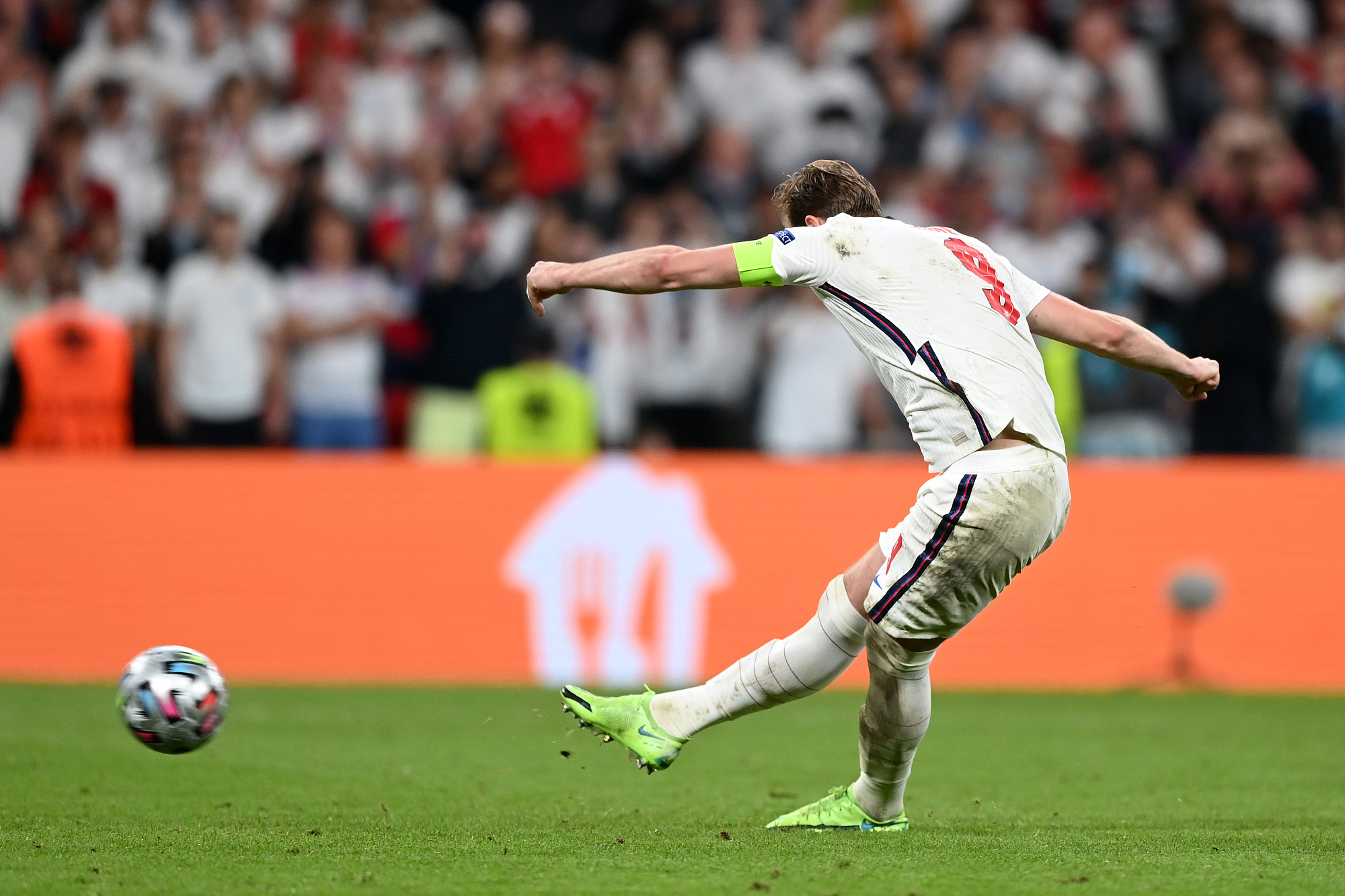 九游娱乐-拉齐奥迎欧超杯关键赛，赛后内部沟通，引发热议，临场指挥获称赞-九游娱乐