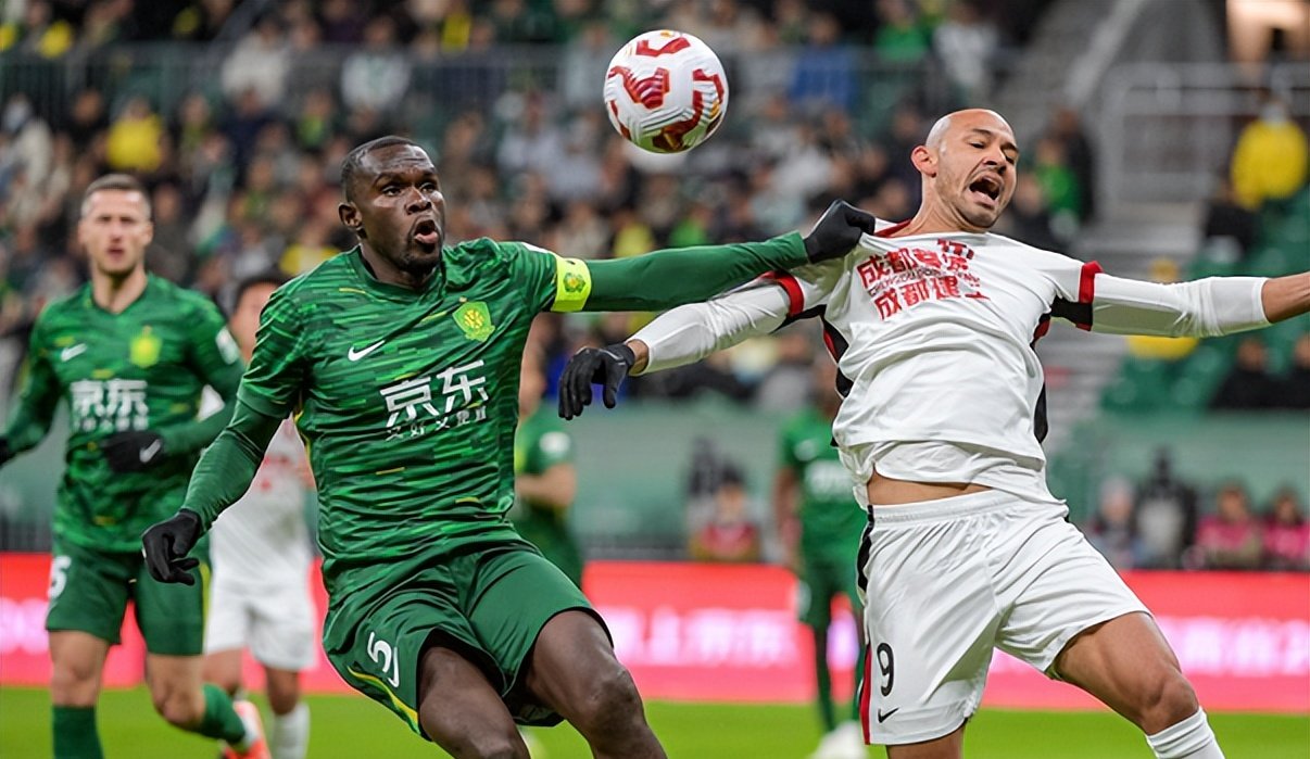 包含清晨北京国安备战意大利杯；复出首秀细节曝光；球迷炸锅；球队文化再被提及的词条