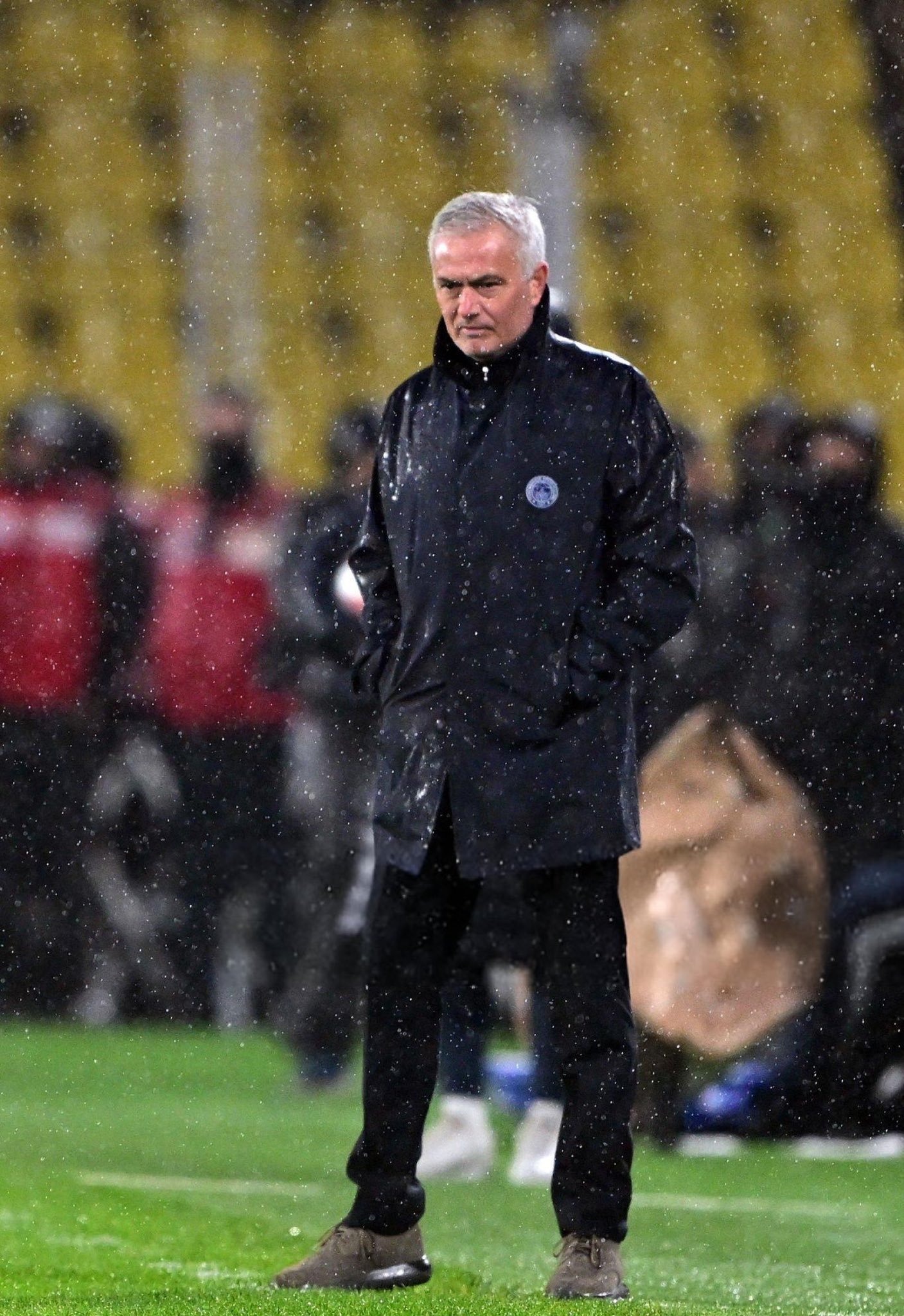 关于费耶诺德迎德国杯关键赛；集结日强势反弹；球迷炸锅；训练强度明显提升的信息