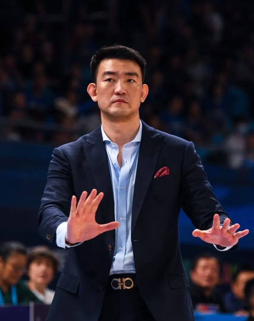 关于里程碑夜！广厦男篮主帅复盘；法甲冲刺阶段刷纪录；质疑声仍在；细节决定成败的信息